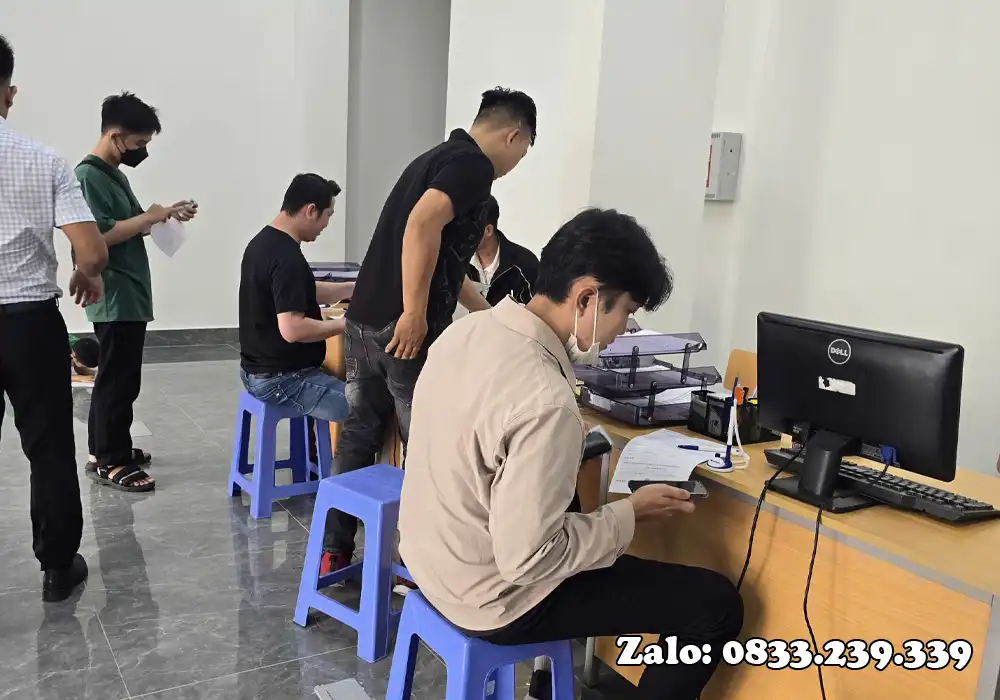 Học Viên Đăng Ký Học Bằng Lái Xe Tải Hạng C1 Tại Trung Tâm Đào Tạo Sát Hạch Lái Xe Đại Việt Học Viên Đăng Ký Học Bằng Lái Xe Tải Hạng C1 Tại Trung Tâm Đào Tạo Sát Hạch Lái Xe Đại Việt